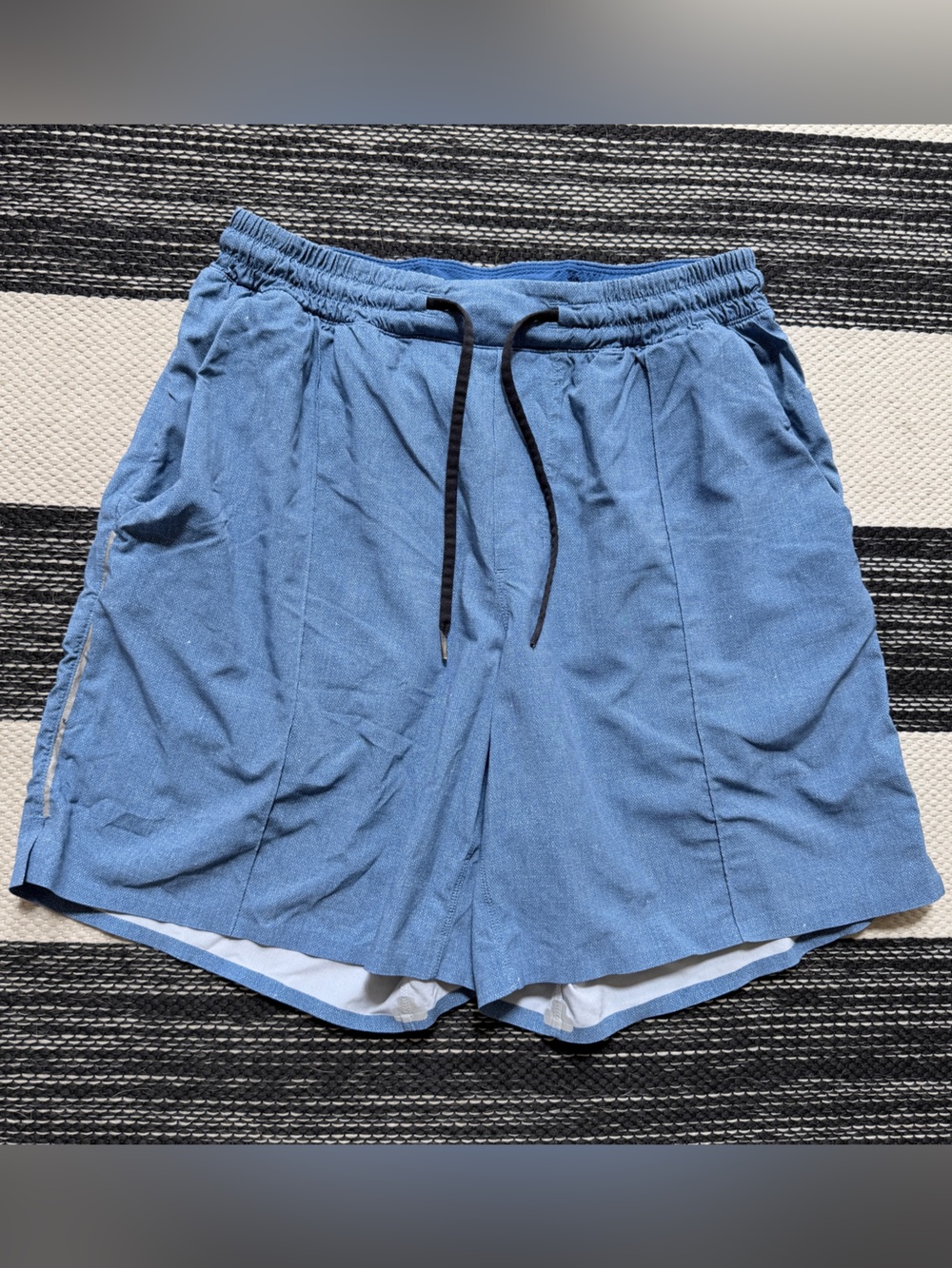 lululemon‎ athletica Men's Light Blue Athletic Drawstring Running Shorts Size M